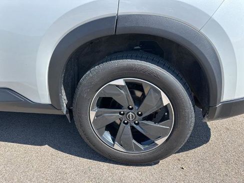 Used 2025 Nissan Rogue SV image 13