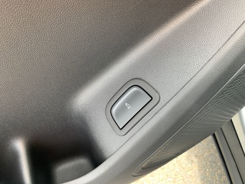 New 2026 Chevrolet Traverse LT w/ Driver Confidence Package image 9