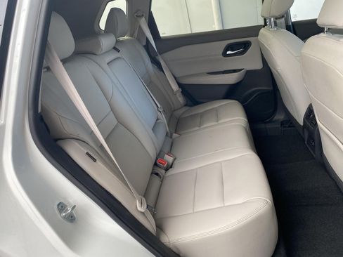 Used 2023 Nissan Rogue SL AWD/4WD image 12