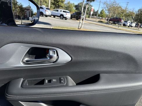 New 2026 Chrysler Pacifica Limited w/ S Appearance Package image 30