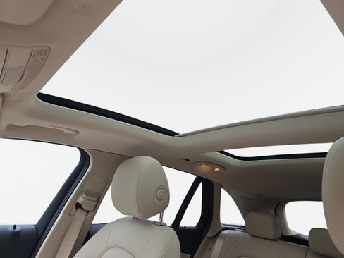 Certified 2022 Mercedes-Benz GLC 300 4MATIC image 29