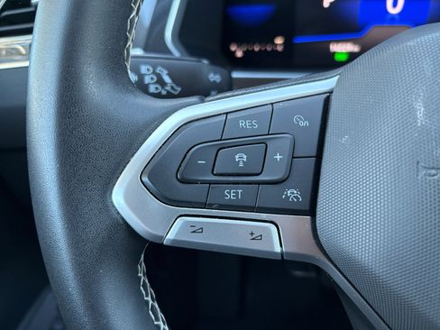 Certified 2022 Volkswagen Tiguan SE image 15