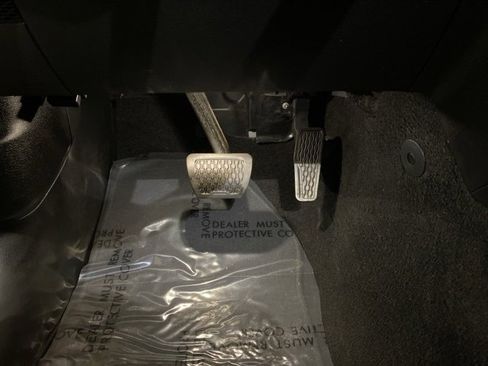 Used 2021 Jeep Wrangler Unlimited Sahara w/ Cold Weather Group image 32