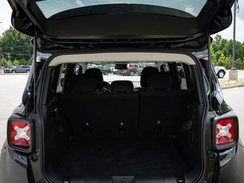 Used 2023 Jeep Renegade Trailhawk AWD/4WD image 9