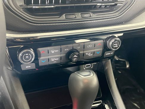 Used 2022 Jeep Compass Trailhawk AWD/4WD image 15