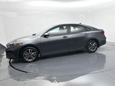 Used 2024 Kia Forte LXS w/ LXS Technology Package image 4