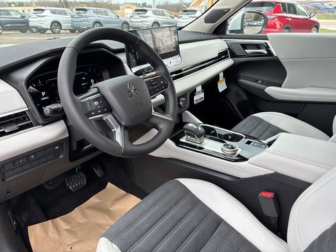 New 2026 Mitsubishi Outlander SE AWD/4WD image 15