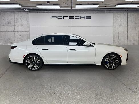 Used 2023 BMW 760i xDrive w/ Executive Package AWD/4WD image 8