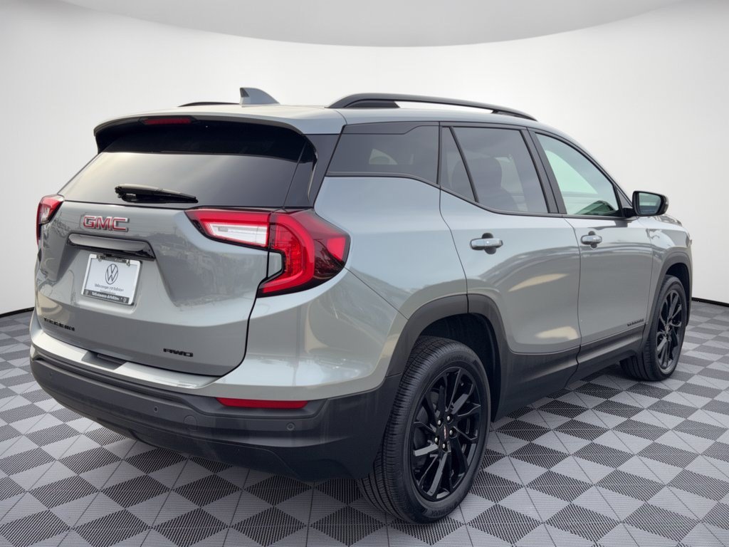 Used 2023 GMC Terrain SLE w/ Driver Convenience Package AWD/4WD image 9