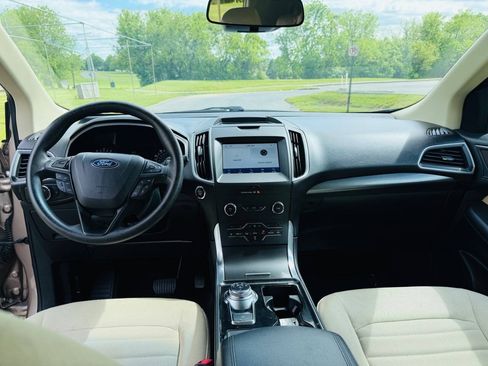 Used 2020 Ford Edge SE AWD/4WD image 10