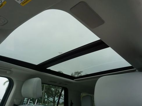 Used 2025 Ford Expedition Platinum w/ Driver's Package image 11