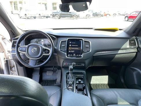 Used 2020 Volvo XC90 T6 Momentum w/ Protection Package Premier AWD/4WD image 18