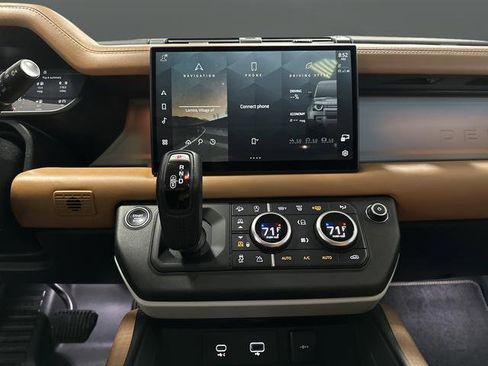Used 2023 Land Rover Defender 130 First Edition image 9