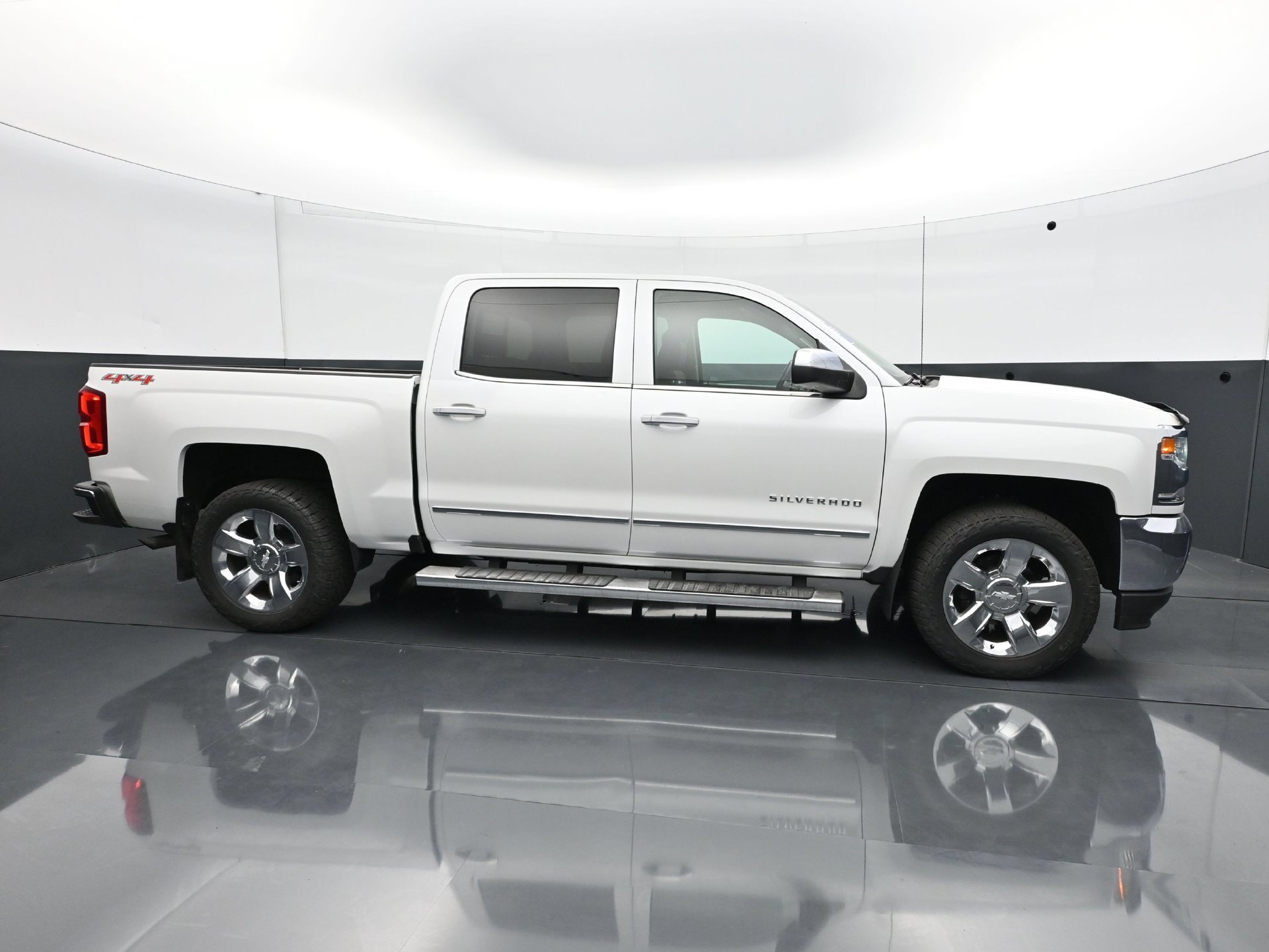 Used 2016 Chevrolet Silverado 1500 LTZ w/ Sport Package AWD/4WD image 8