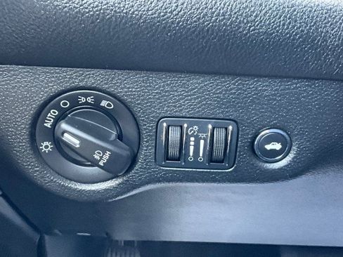 Used 2016 Dodge Challenger SXT w/ Blacktop Package RWD image 15