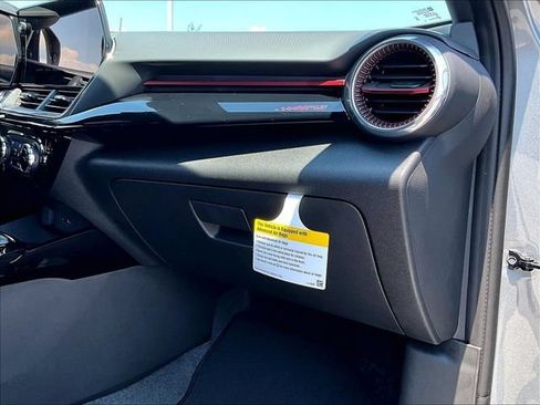 New 2026 Chevrolet Trax RS w/ Sunroof Package FWD image 27