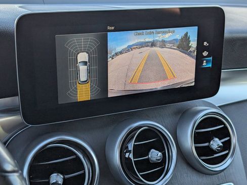 Used 2022 Mercedes-Benz GLC 300 4MATIC image 16