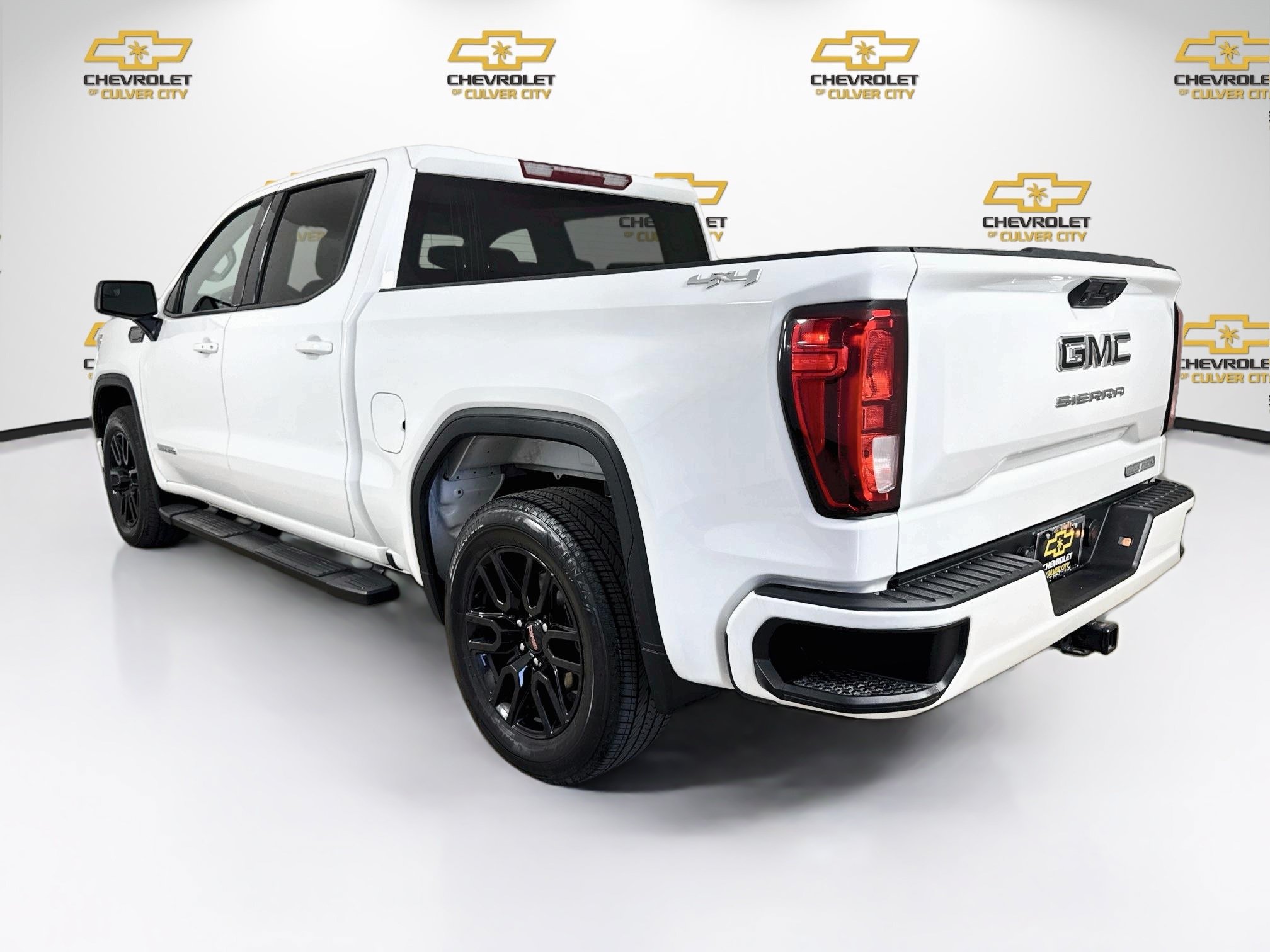 Used 2024 GMC Sierra 1500 Elevation w/ LPO, Elevation Black Package AWD/4WD image 6