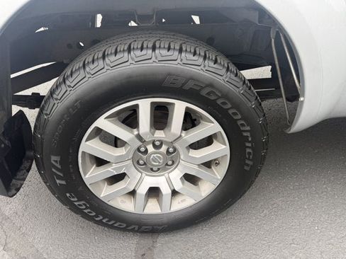 Used 2013 Nissan Frontier SL AWD/4WD image 7