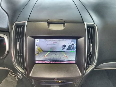 Used 2019 Ford Edge Titanium w/ Equipment Group 301A AWD/4WD image 17