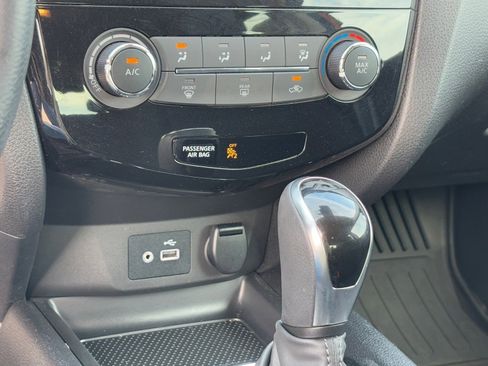 Certified 2021 Nissan Rogue Sport S image 24