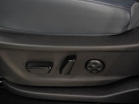 Used 2024 Nissan Ariya AWD image 26