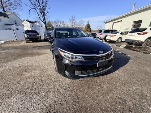 Used 2017 Kia Optima EX w/ Technology Package image 4