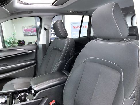 Used 2023 Jeep Grand Cherokee Laredo w/ Luxury Tech Group I image 10