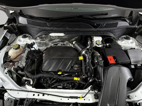 Certified 2025 Chevrolet Trax RS w/ Driver Confidence Package image 34