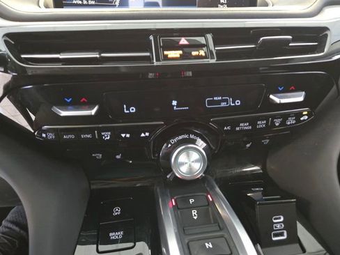 Used 2024 Acura MDX SH-AWD w/ Technology Package image 19