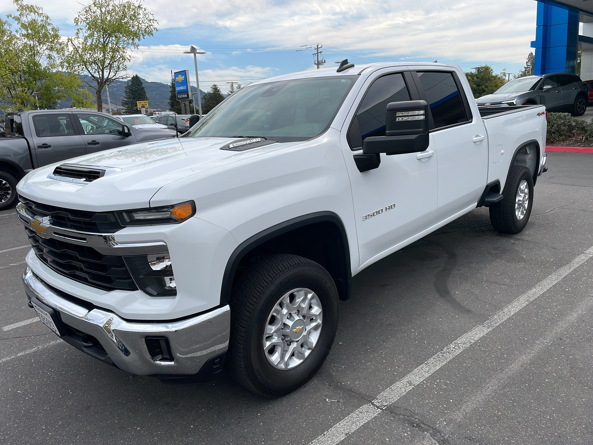 Used 2024 Chevrolet Silverado 3500 LT w/ Convenience Package AWD/4WD image 3