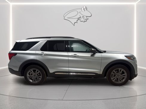 Used 2025 Ford Explorer Active w/ Active Comfort Package AWD/4WD image 6