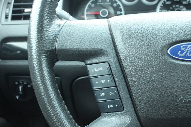 Used 2006 Ford Fusion SEL FWD image 21