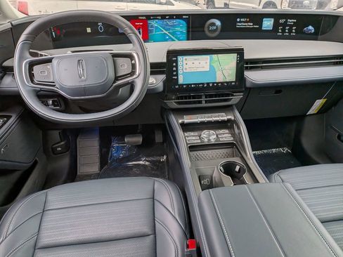 New 2025 Lincoln Nautilus Reserve image 31