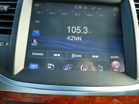 Used 2014 Chrysler 300 image 23