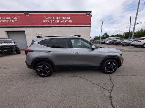 Used 2025 Kia Seltos EX FWD image 5