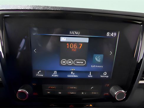 Used 2024 Nissan Frontier SV w/ SV Convenience Package image 29