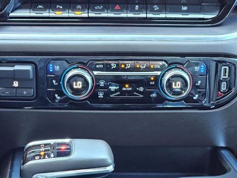 Used 2022 GMC Sierra 1500 SLT w/ SLT Premium Plus Package image 23