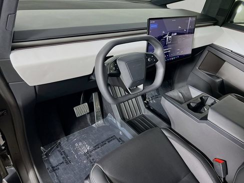 Used 2024 Tesla Cybertruck AWD Crew Cab image 9