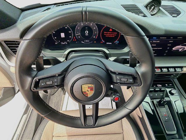 Used 2025 Porsche 911 Carrera RWD image 37