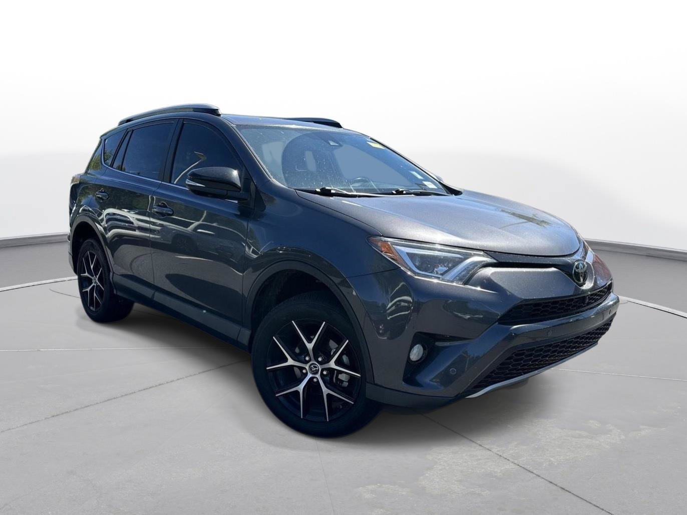 Used 2017 Toyota RAV4 SE w/ Advanced Technology Package FWD image 4