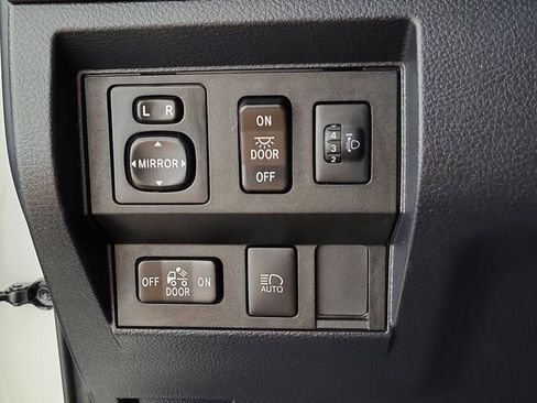 Used 2019 Toyota Tundra SR5 w/ SR5 Upgrade Package RWD image 23