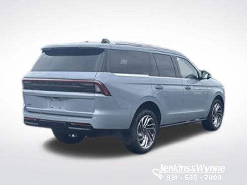 New 2026 Lincoln Navigator Reserve AWD/4WD image 6