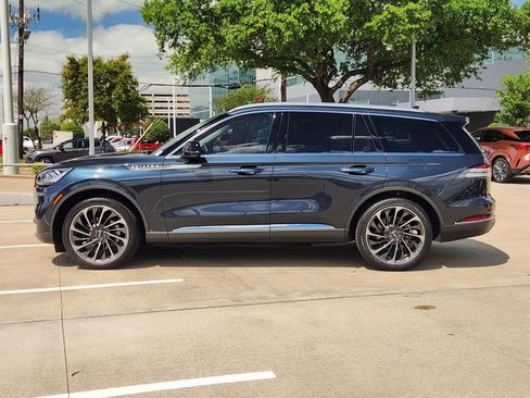 Used 2023 Lincoln Aviator Reserve w/ Equipment Group 201A RWD image 4
