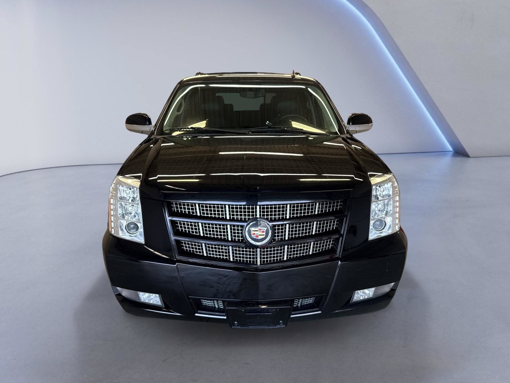 Used 2014 Cadillac Escalade Premium AWD/4WD image 2