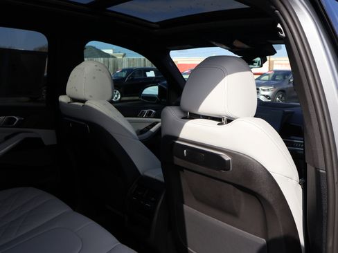 Used 2026 BMW X5 xDrive40i w/ M Sport Package image 26