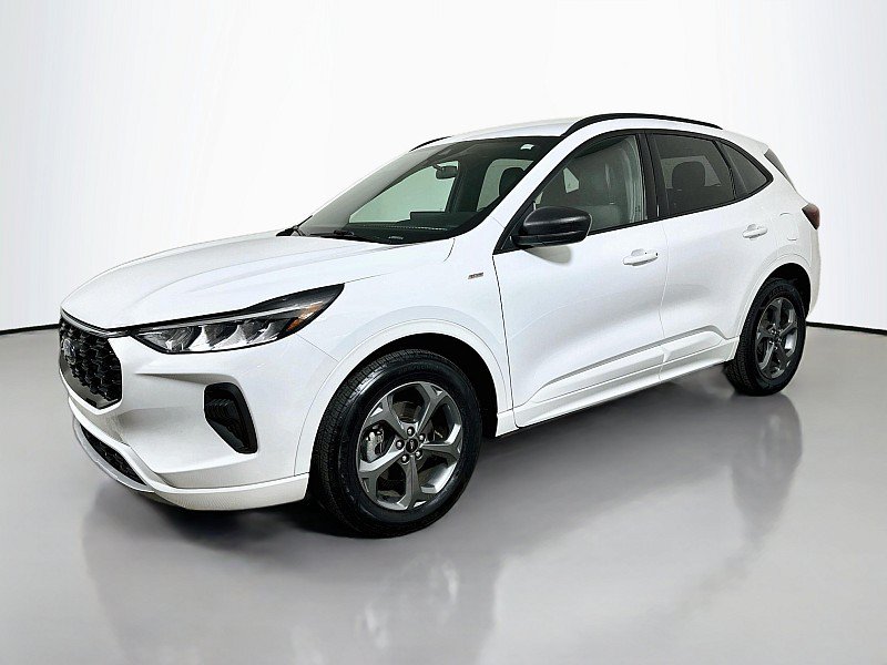 Used 2023 Ford Escape ST-Line w/ Tech Pack #1 AWD/4WD image 3