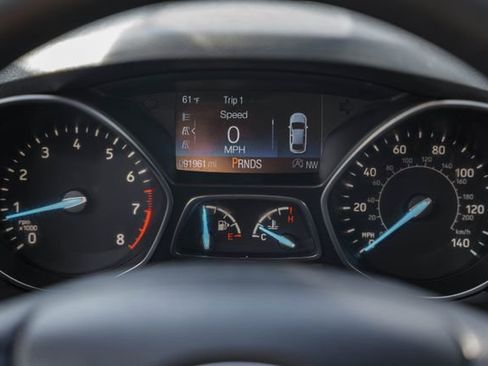 Used 2019 Ford Escape SE image 41