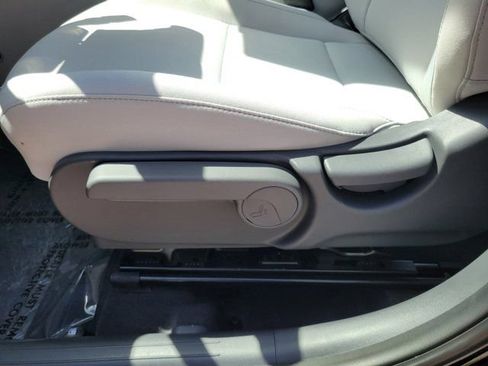 Certified 2026 Hyundai Kona SE FWD image 13