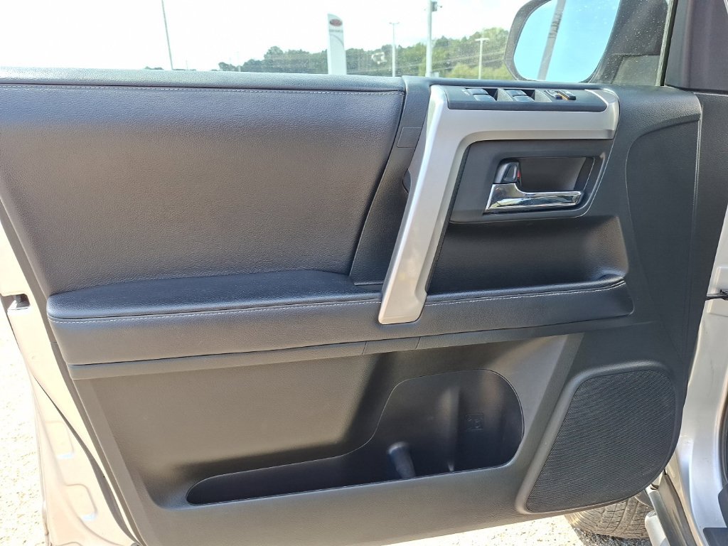 Used 2019 Toyota 4Runner SR5 RWD image 11